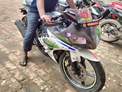 YAMAHA R15 V2